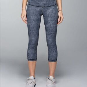 Lululemon Wunder Under Crop *Full-On Luxtreme  SZ 6
